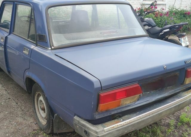 Синий ВАЗ 2107, объемом двигателя 1 л и пробегом 200 тыс. км за 532 $, фото 1 на Automoto.ua