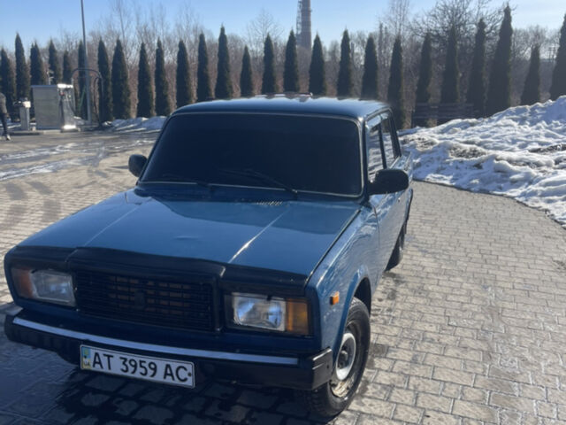 Синий ВАЗ 2107, объемом двигателя 1.5 л и пробегом 185 тыс. км за 950 $, фото 1 на Automoto.ua