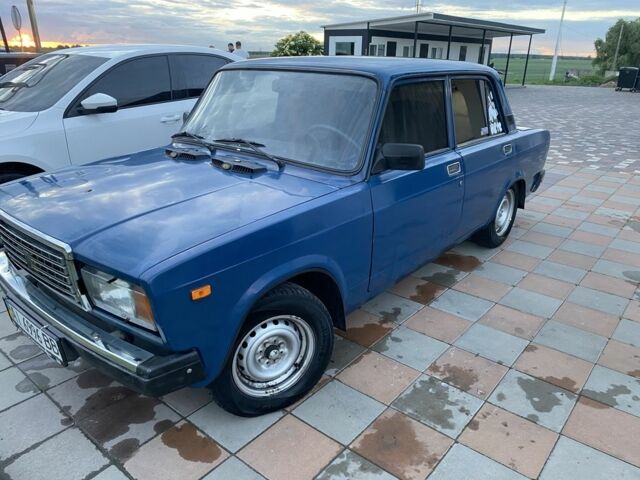 Синий ВАЗ 2107, объемом двигателя 1.5 л и пробегом 206 тыс. км за 1100 $, фото 1 на Automoto.ua