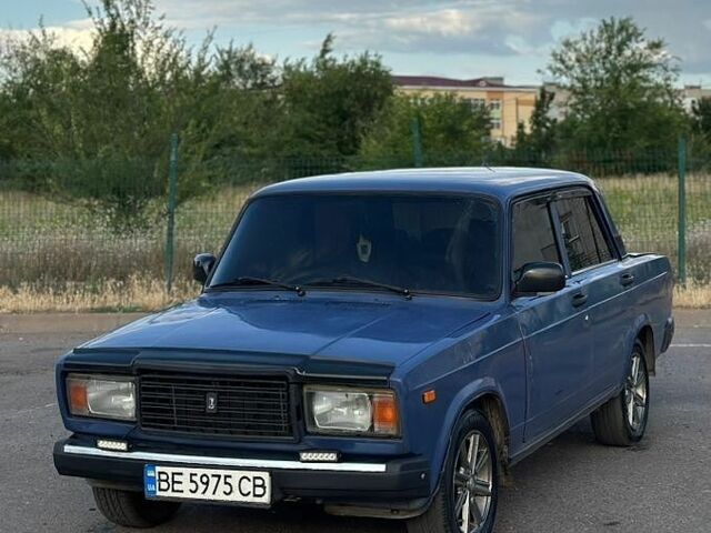 Синий ВАЗ 2107, объемом двигателя 1.5 л и пробегом 120 тыс. км за 1100 $, фото 1 на Automoto.ua