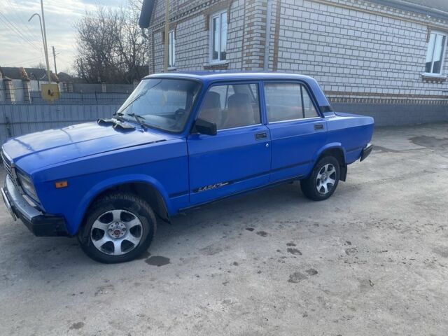 Синий ВАЗ 2107, объемом двигателя 1.5 л и пробегом 100 тыс. км за 1100 $, фото 1 на Automoto.ua