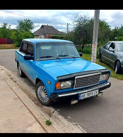 Синий ВАЗ 2107, объемом двигателя 1.5 л и пробегом 98 тыс. км за 1350 $, фото 1 на Automoto.ua