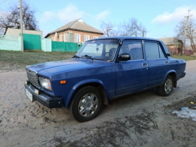 Синий ВАЗ 2107, объемом двигателя 1.5 л и пробегом 125 тыс. км за 1750 $, фото 1 на Automoto.ua