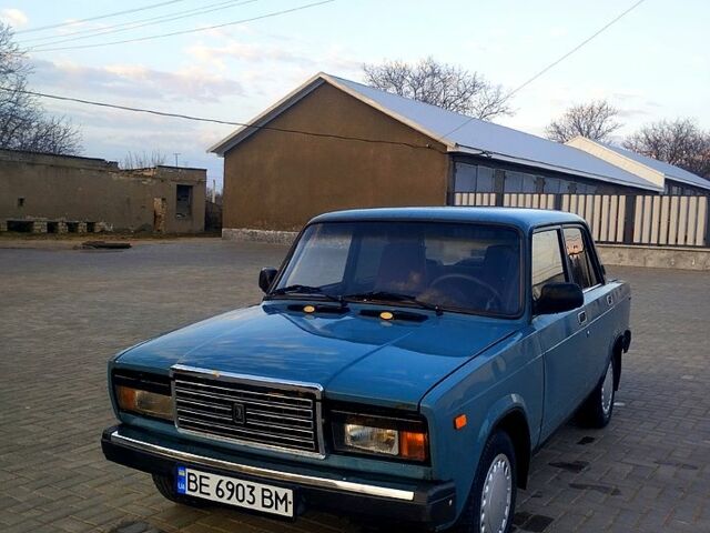 Синий ВАЗ 2107, объемом двигателя 1.5 л и пробегом 120 тыс. км за 1200 $, фото 1 на Automoto.ua