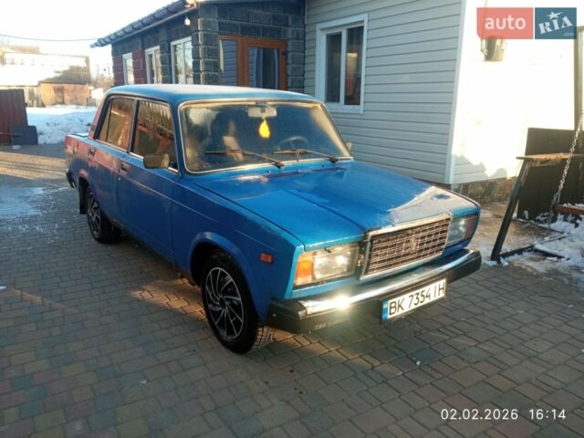 Синий ВАЗ 2107, объемом двигателя 1.45 л и пробегом 90 тыс. км за 800 $, фото 1 на Automoto.ua