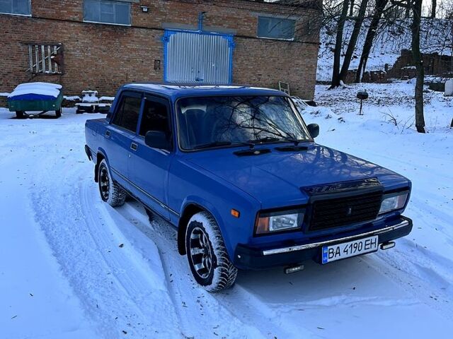 Синий ВАЗ 2107, объемом двигателя 1.5 л и пробегом 130 тыс. км за 1100 $, фото 1 на Automoto.ua