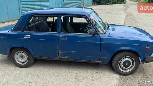 Синий ВАЗ 2107, объемом двигателя 1.45 л и пробегом 180 тыс. км за 1000 $, фото 1 на Automoto.ua