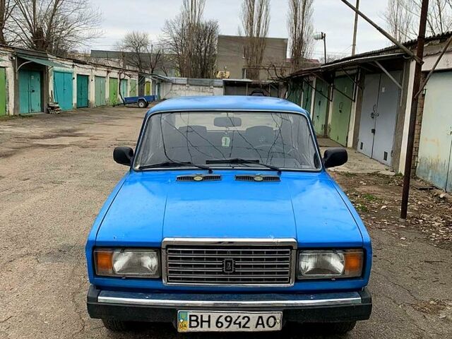 Синий ВАЗ 2107, объемом двигателя 15 л и пробегом 87 тыс. км за 800 $, фото 1 на Automoto.ua