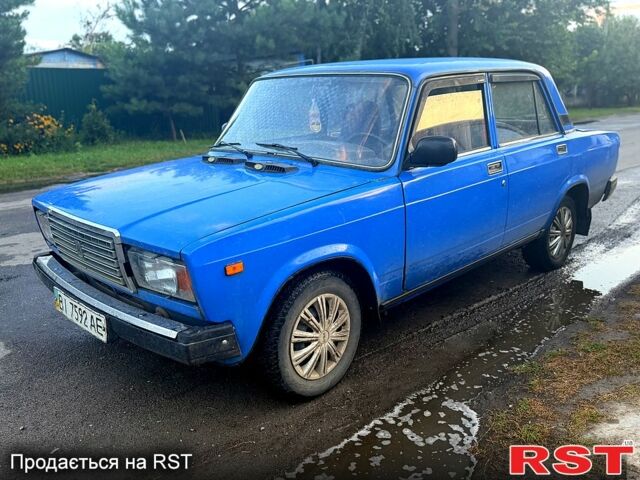 Синий ВАЗ 2107, объемом двигателя 1.5 л и пробегом 150 тыс. км за 950 $, фото 1 на Automoto.ua