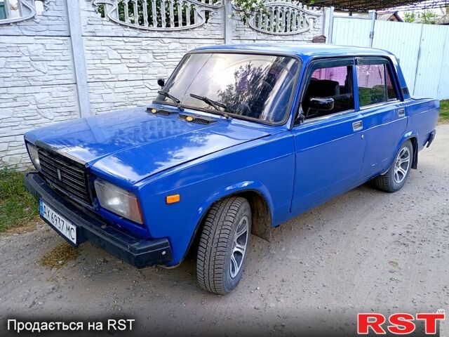 Синий ВАЗ 2107, объемом двигателя 1.5 л и пробегом 90 тыс. км за 800 $, фото 1 на Automoto.ua