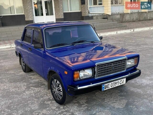Синий ВАЗ 2107, объемом двигателя 1.5 л и пробегом 150 тыс. км за 1550 $, фото 1 на Automoto.ua
