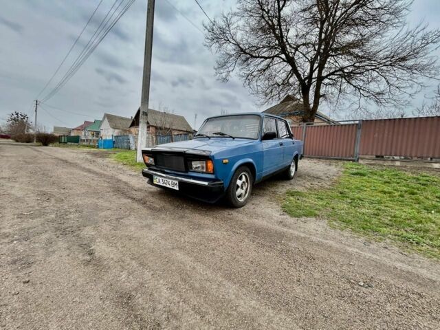 Синий ВАЗ 2107, объемом двигателя 1.5 л и пробегом 80 тыс. км за 1100 $, фото 1 на Automoto.ua