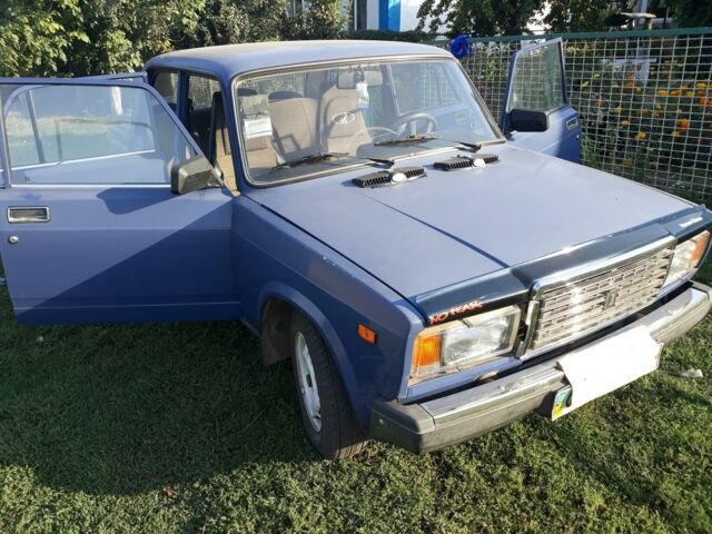Синий ВАЗ 2107, объемом двигателя 1.6 л и пробегом 172 тыс. км за 1900 $, фото 1 на Automoto.ua