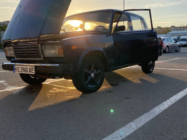 Синий ВАЗ 2107, объемом двигателя 1.45 л и пробегом 100 тыс. км за 850 $, фото 1 на Automoto.ua