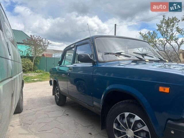 Синий ВАЗ 2107, объемом двигателя 1.45 л и пробегом 82 тыс. км за 1500 $, фото 1 на Automoto.ua
