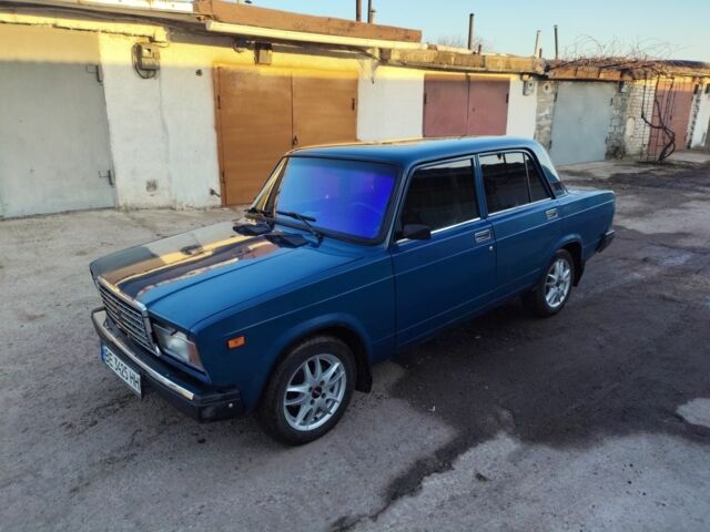 Синий ВАЗ 2107, объемом двигателя 1.5 л и пробегом 99 тыс. км за 1550 $, фото 1 на Automoto.ua