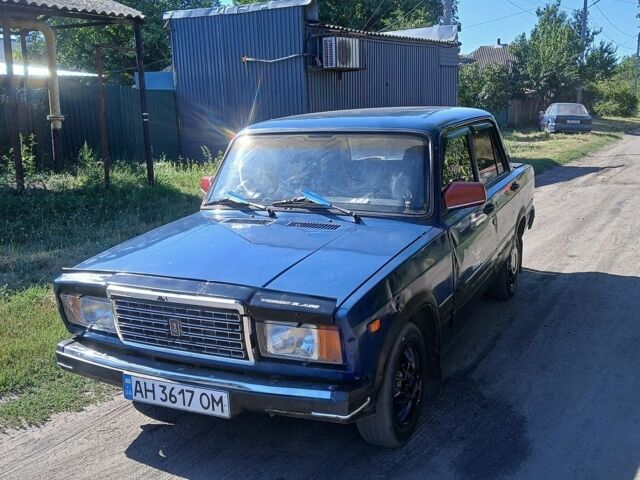 Синий ВАЗ 2107, объемом двигателя 1.45 л и пробегом 120 тыс. км за 950 $, фото 1 на Automoto.ua