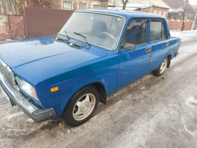 Синий ВАЗ 2107, объемом двигателя 1.5 л и пробегом 124 тыс. км за 1150 $, фото 1 на Automoto.ua