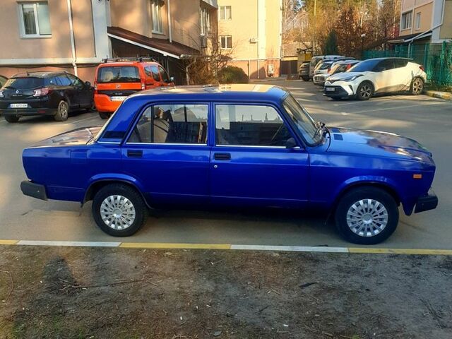 Синий ВАЗ 2107, объемом двигателя 1.6 л и пробегом 144 тыс. км за 1350 $, фото 1 на Automoto.ua