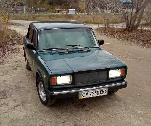 Зеленый ВАЗ 2107, объемом двигателя 1.5 л и пробегом 89 тыс. км за 714 $, фото 1 на Automoto.ua