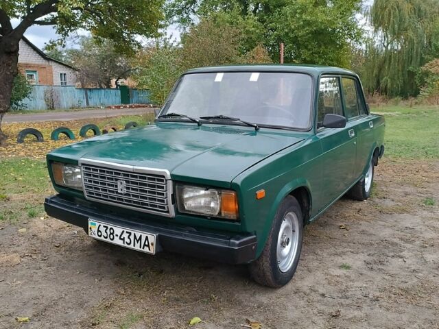 ВАЗ 2107 1998 в Славянске на Automoto.ua Зеленый ВАЗ 2107, объемом двигателя 1 л и пробегом 120 тыс. км за 1006 $, фото 1 на Automoto.ua