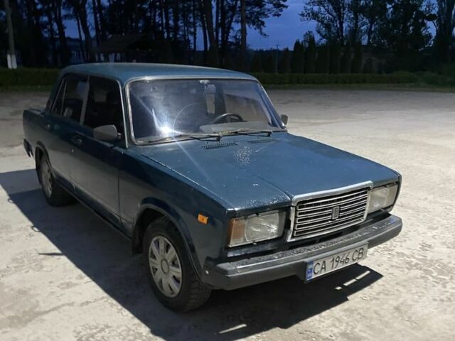 Зеленый ВАЗ 2107, объемом двигателя 1.5 л и пробегом 300 тыс. км за 1100 $, фото 1 на Automoto.ua