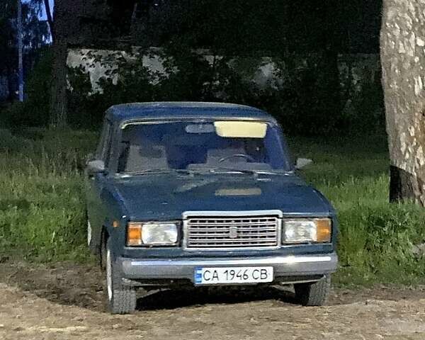 Зеленый ВАЗ 2107, объемом двигателя 1.5 л и пробегом 300 тыс. км за 1100 $, фото 1 на Automoto.ua