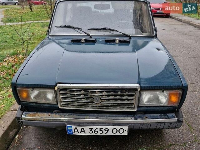Зеленый ВАЗ 2107, объемом двигателя 1.5 л и пробегом 60 тыс. км за 1100 $, фото 1 на Automoto.ua