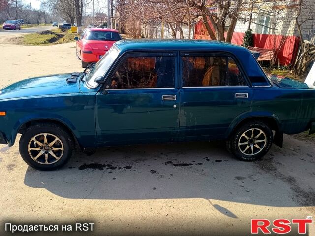 Зеленый ВАЗ 2107, объемом двигателя 1.6 л и пробегом 160 тыс. км за 1200 $, фото 1 на Automoto.ua