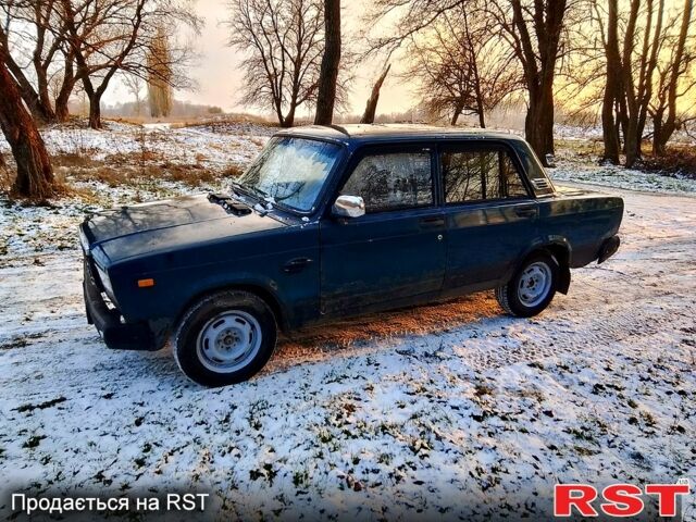 Зеленый ВАЗ 2107, объемом двигателя 1.5 л и пробегом 100 тыс. км за 650 $, фото 1 на Automoto.ua