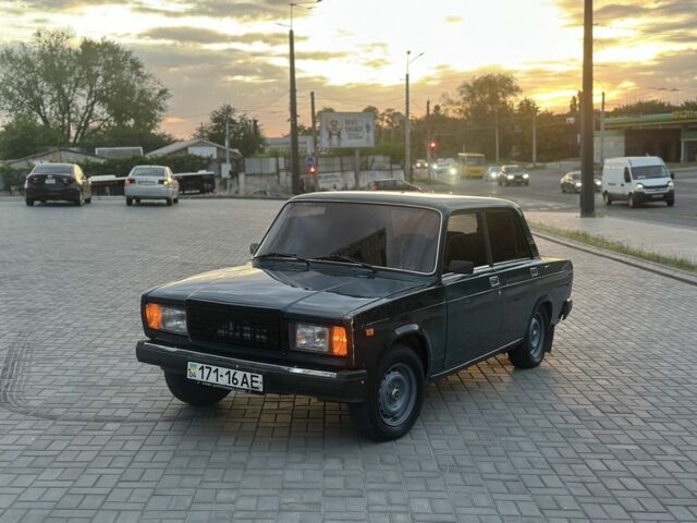 Зеленый ВАЗ 2107, объемом двигателя 1.5 л и пробегом 55 тыс. км за 1100 $, фото 1 на Automoto.ua