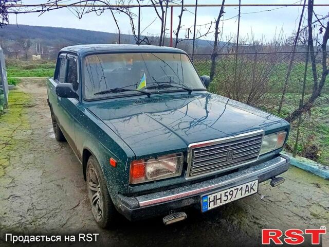 Зеленый ВАЗ 2107, объемом двигателя 1.5 л и пробегом 220 тыс. км за 1600 $, фото 1 на Automoto.ua