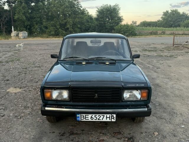 Зеленый ВАЗ 2107, объемом двигателя 1.5 л и пробегом 100 тыс. км за 1300 $, фото 1 на Automoto.ua