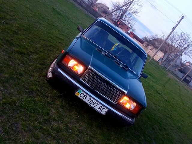 Зеленый ВАЗ 2107, объемом двигателя 1.5 л и пробегом 200 тыс. км за 900 $, фото 1 на Automoto.ua