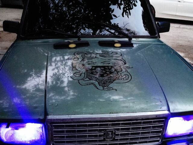 Зеленый ВАЗ 2107, объемом двигателя 1.5 л и пробегом 212 тыс. км за 1000 $, фото 1 на Automoto.ua