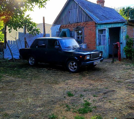 Зеленый ВАЗ 2107, объемом двигателя 1.5 л и пробегом 1000 тыс. км за 1500 $, фото 1 на Automoto.ua