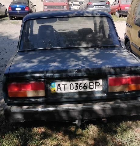 Зеленый ВАЗ 2107, объемом двигателя 1.5 л и пробегом 290 тыс. км за 1500 $, фото 1 на Automoto.ua