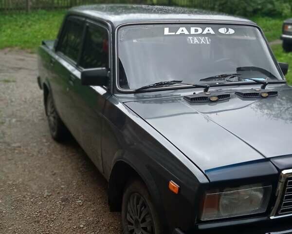 Зеленый ВАЗ 2107, объемом двигателя 1.5 л и пробегом 60 тыс. км за 2000 $, фото 1 на Automoto.ua