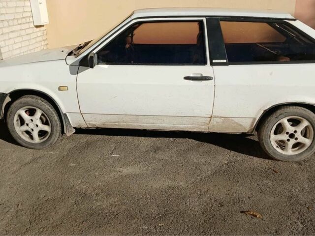 Белый ВАЗ 2108, объемом двигателя 0 л и пробегом 300 тыс. км за 450 $, фото 1 на Automoto.ua