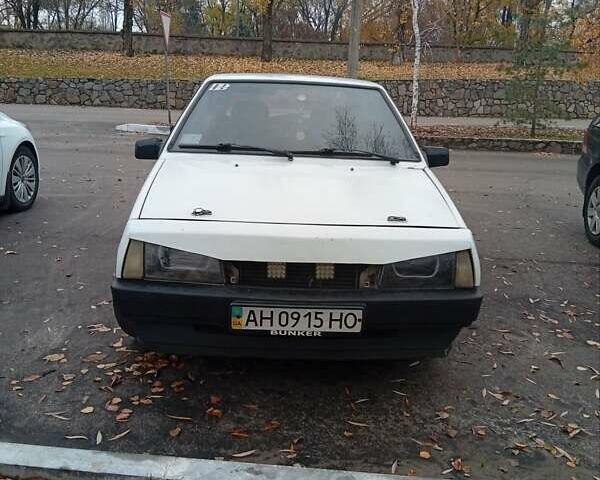 Белый ВАЗ 2108, объемом двигателя 1.3 л и пробегом 80 тыс. км за 1000 $, фото 1 на Automoto.ua