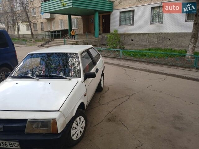 Белый ВАЗ 2108, объемом двигателя 1.3 л и пробегом 400 тыс. км за 800 $, фото 1 на Automoto.ua