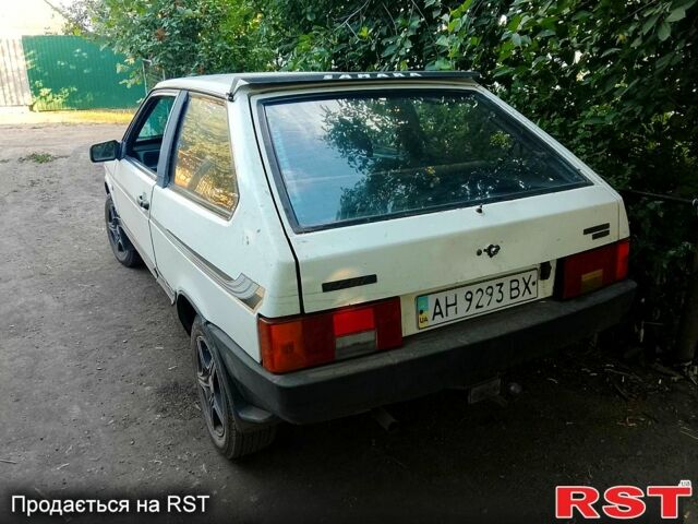 Белый ВАЗ 2108, объемом двигателя 1.2 л и пробегом 165 тыс. км за 600 $, фото 1 на Automoto.ua