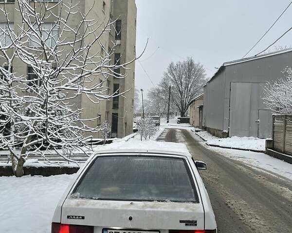 Белый ВАЗ 2108, объемом двигателя 1.3 л и пробегом 160 тыс. км за 900 $, фото 1 на Automoto.ua