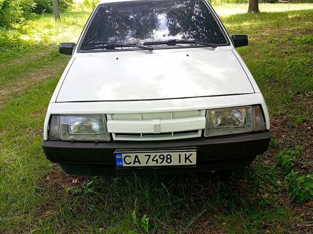 Белый ВАЗ 2108, объемом двигателя 1.3 л и пробегом 165 тыс. км за 1200 $, фото 1 на Automoto.ua
