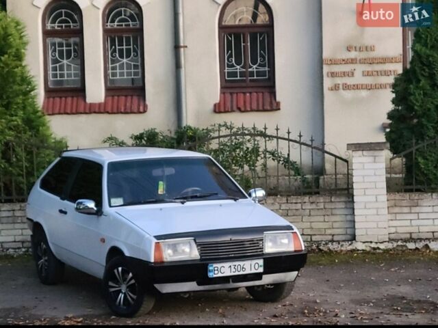 Белый ВАЗ 2108, объемом двигателя 1.5 л и пробегом 27 тыс. км за 1111 $, фото 1 на Automoto.ua