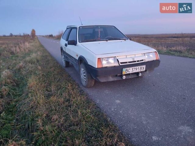 Белый ВАЗ 2108, объемом двигателя 1.3 л и пробегом 90 тыс. км за 600 $, фото 1 на Automoto.ua