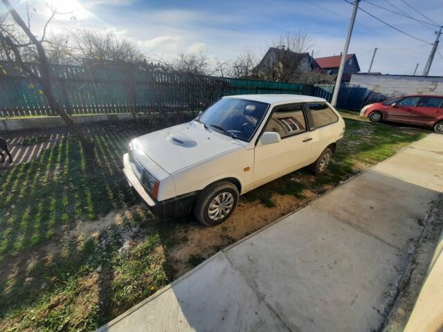 Белый ВАЗ 2108, объемом двигателя 1.5 л и пробегом 1 тыс. км за 800 $, фото 1 на Automoto.ua