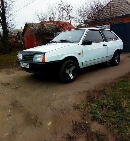 Белый ВАЗ 2108, объемом двигателя 1.3 л и пробегом 200 тыс. км за 950 $, фото 1 на Automoto.ua