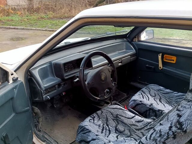 Белый ВАЗ 2108, объемом двигателя 1.3 л и пробегом 190 тыс. км за 600 $, фото 1 на Automoto.ua