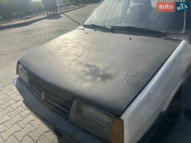 Белый ВАЗ 2108, объемом двигателя 1.3 л и пробегом 205 тыс. км за 626 $, фото 1 на Automoto.ua